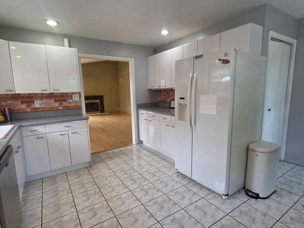 8418 W Crain Street - Photo 6