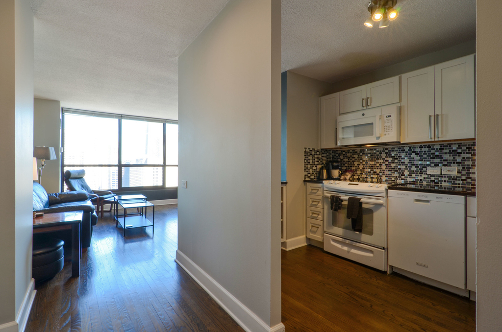 405 N Wabash Avenue - Photo 5