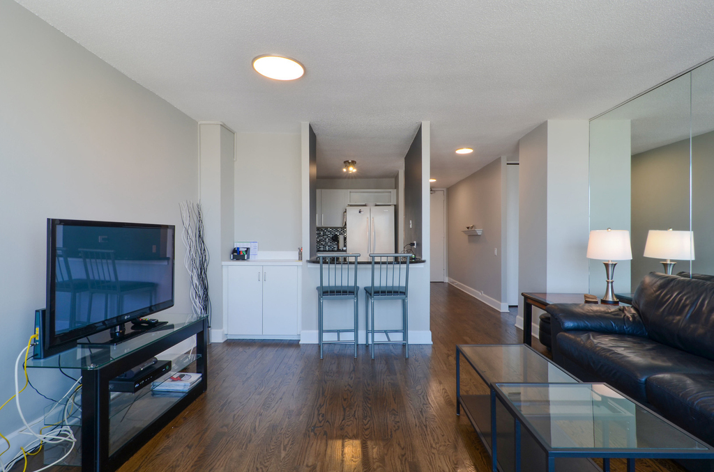 405 N Wabash Avenue - Photo 3
