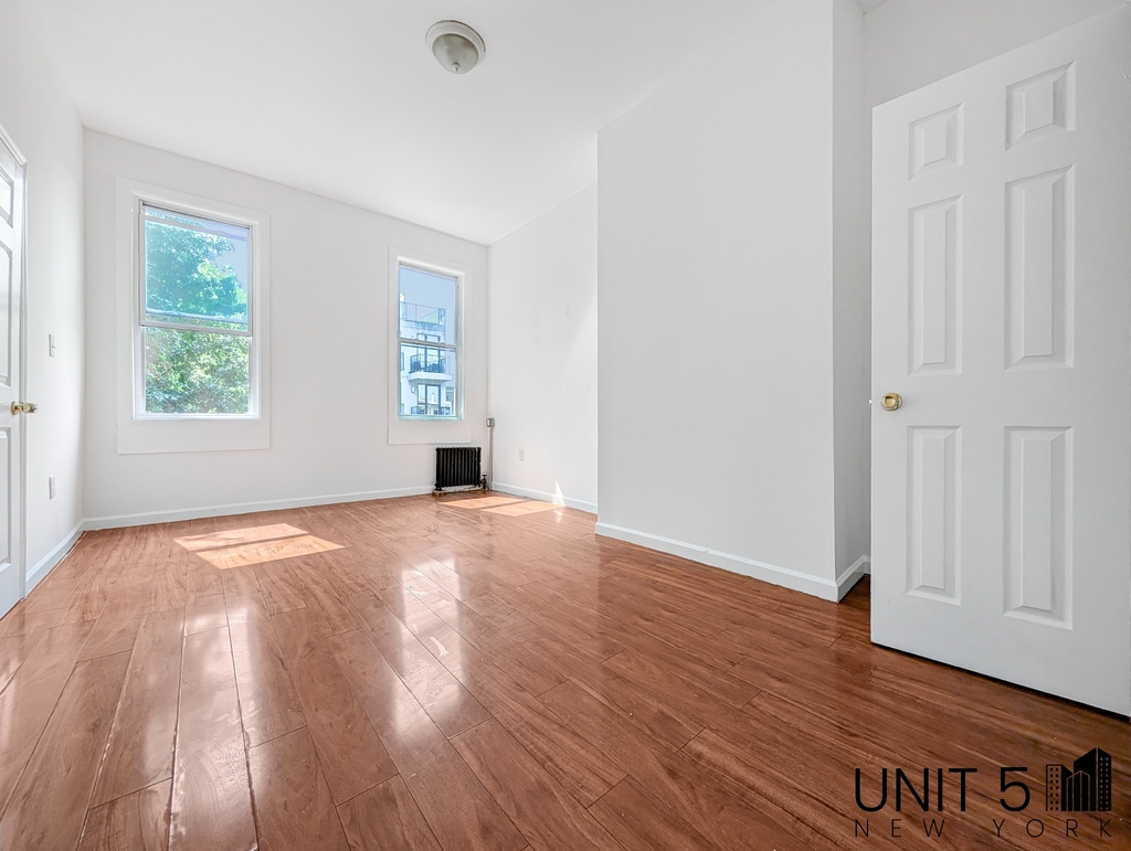 232 Covert Street - Photo 3