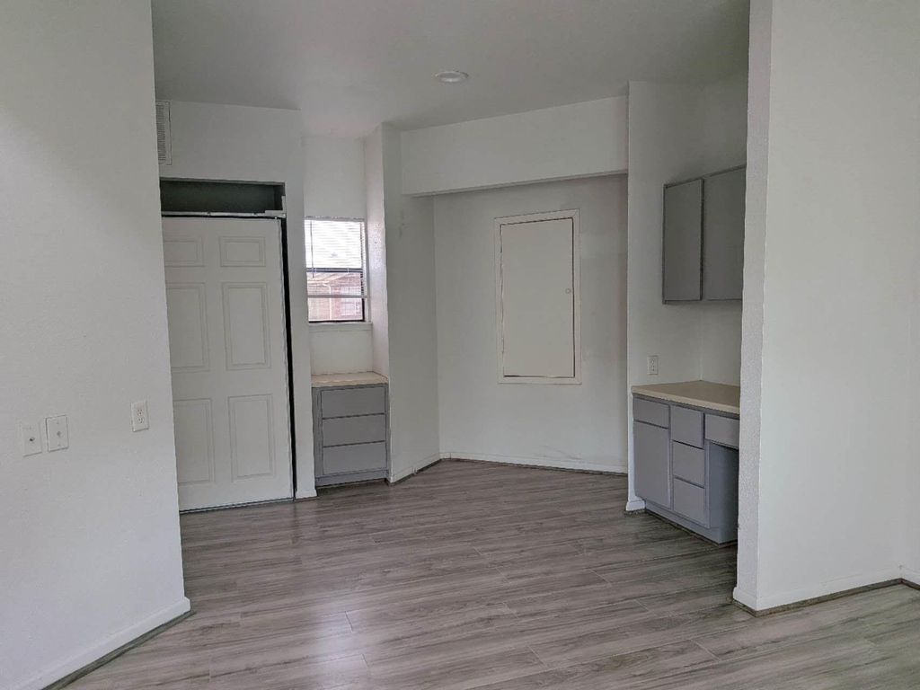 7901 Cambridge Street - Photo 7