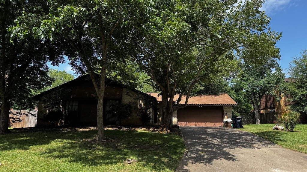2506 Valley Drive - Photo 0