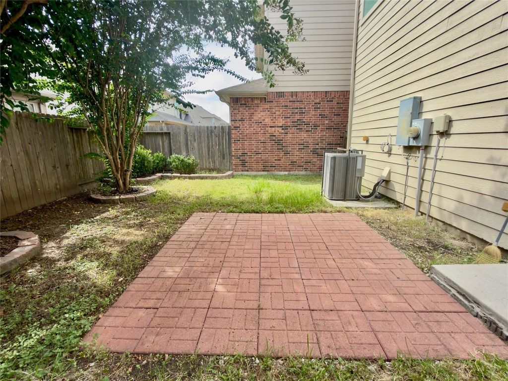 17035 Amarose Drive - Photo 27