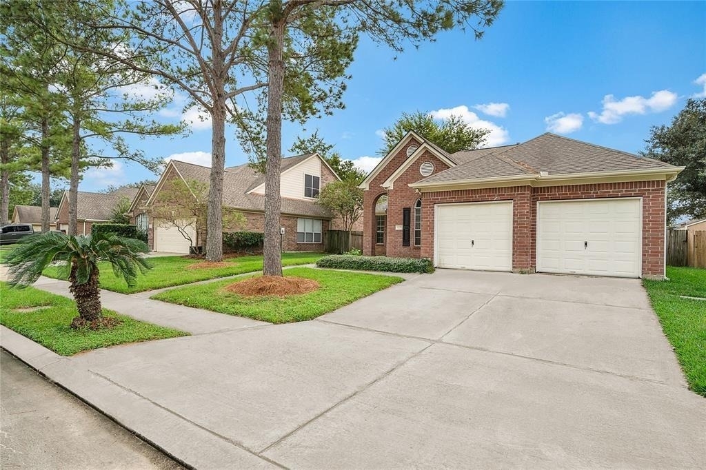 18423 Cobblestone Drive - Photo 1