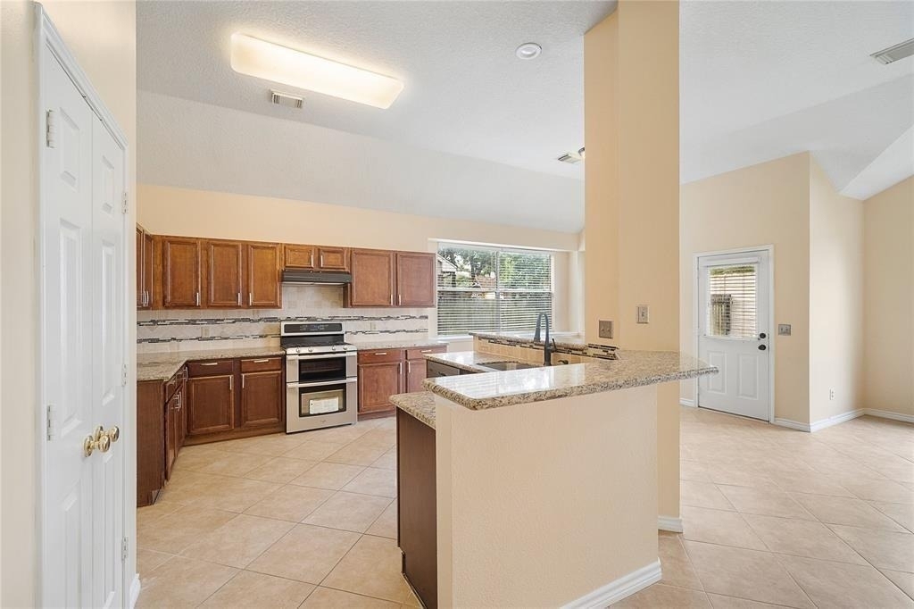18423 Cobblestone Drive - Photo 3