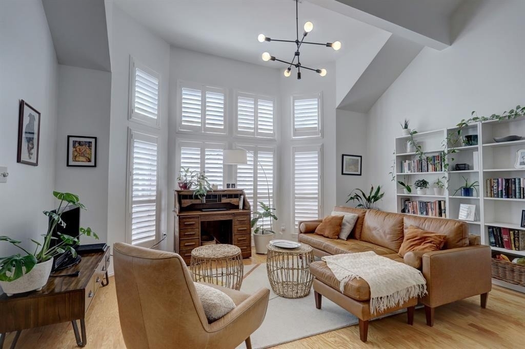 1237 W 17th Street - Photo 5
