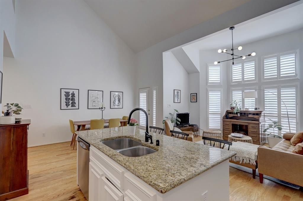 1237 W 17th Street - Photo 10