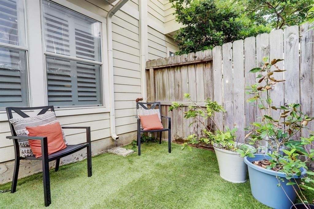 1237 W 17th Street - Photo 17