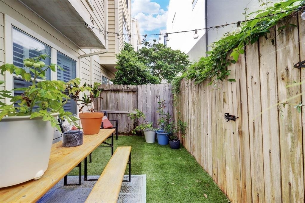 1237 W 17th Street - Photo 27