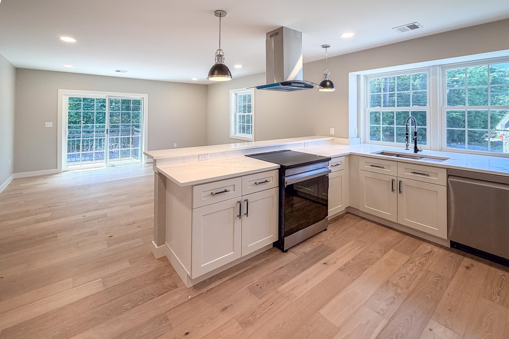 384 Main - Photo 8