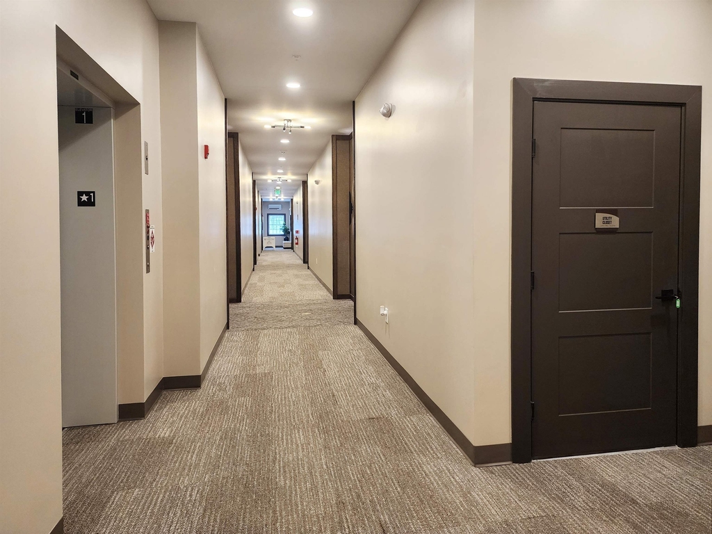 384 Main - Photo 6