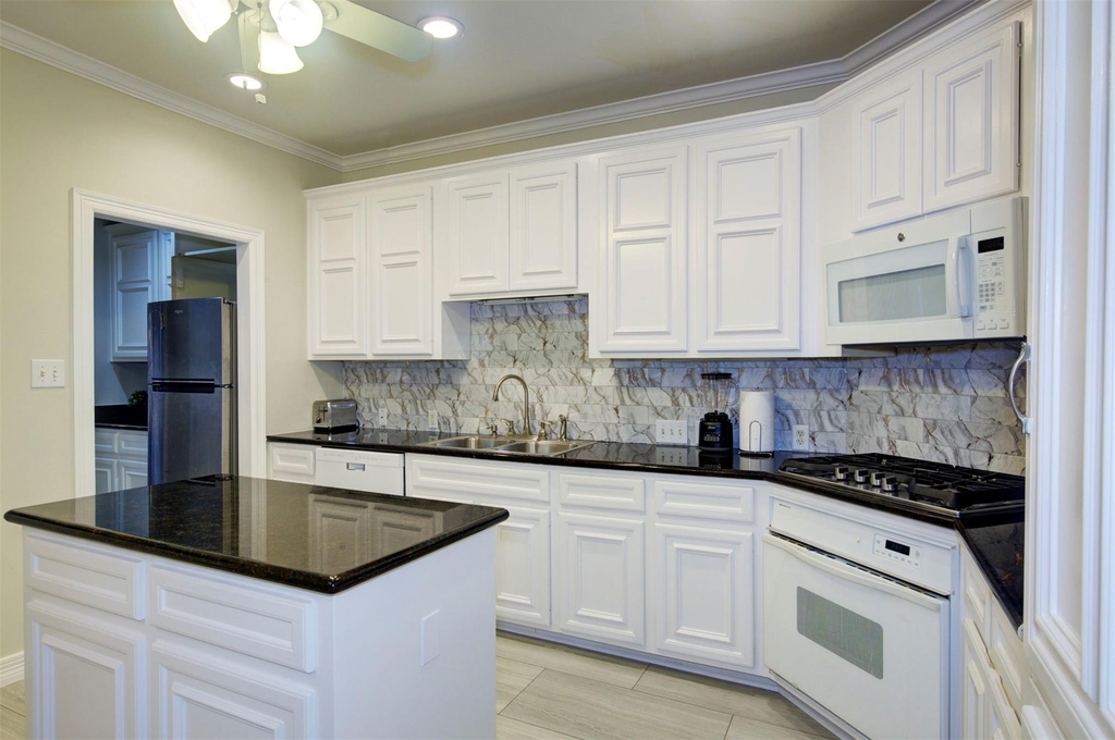 1711 Huldy Street - Photo 1