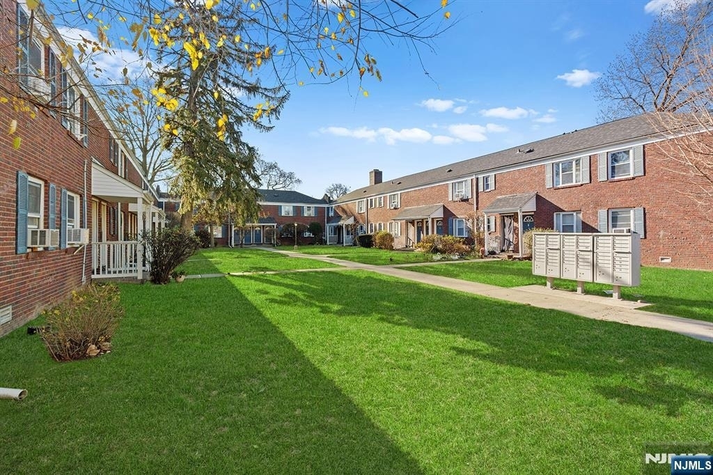 28 Sheffield - Photo 1