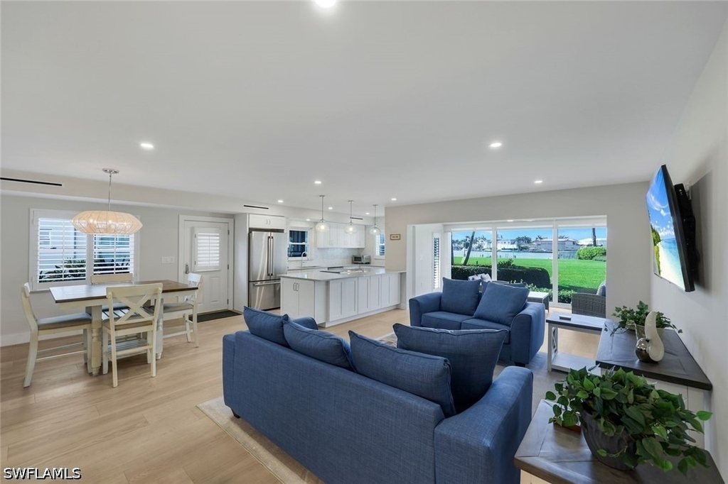 3400 Gulf Shore Boulevard N - Photo 4