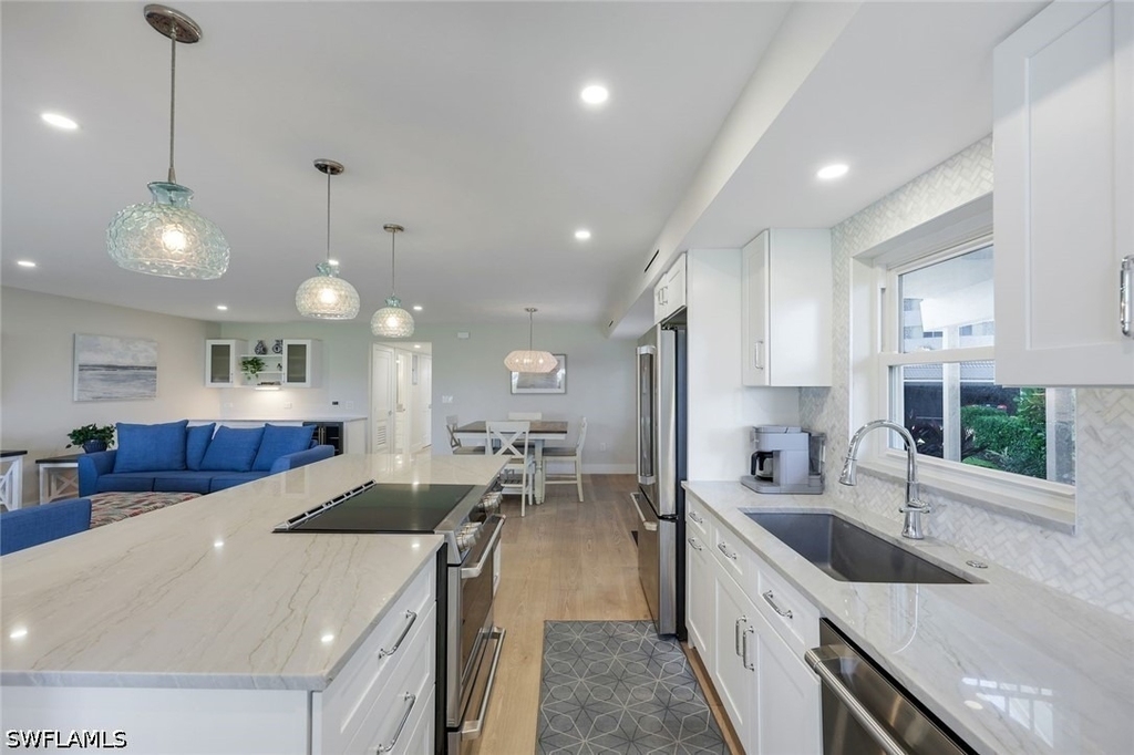 3400 Gulf Shore Boulevard N - Photo 1