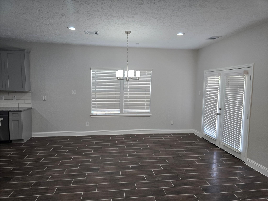 213 Adoue Avenue - Photo 23