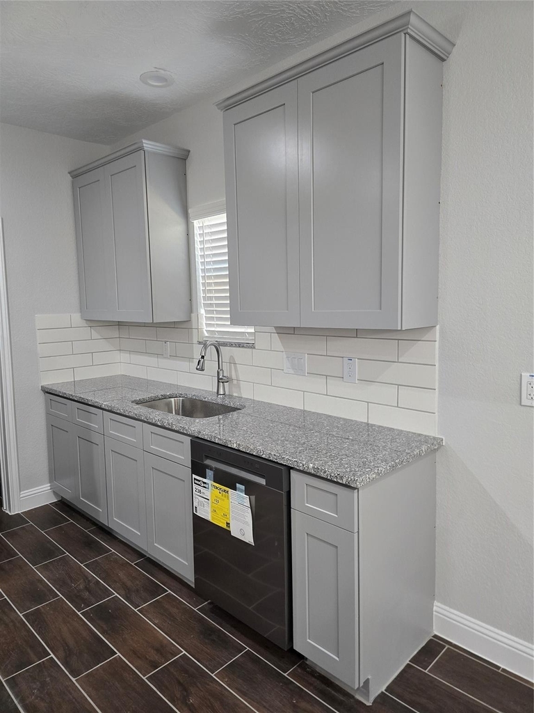213 Adoue Avenue - Photo 21
