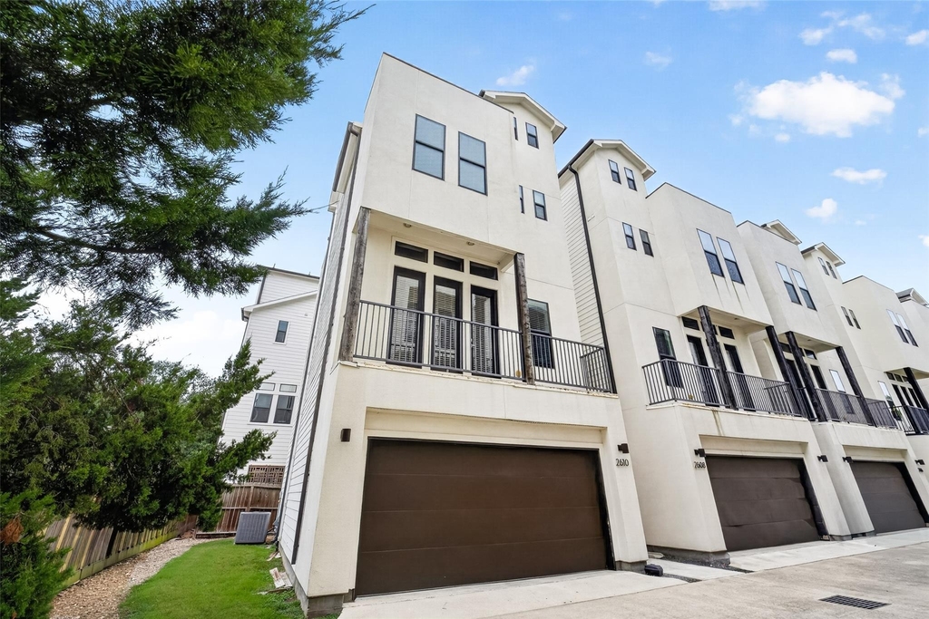2610 Polk Street - Photo 1