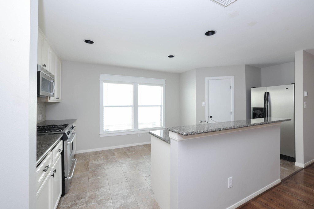 1728 Bevis Street - Photo 7