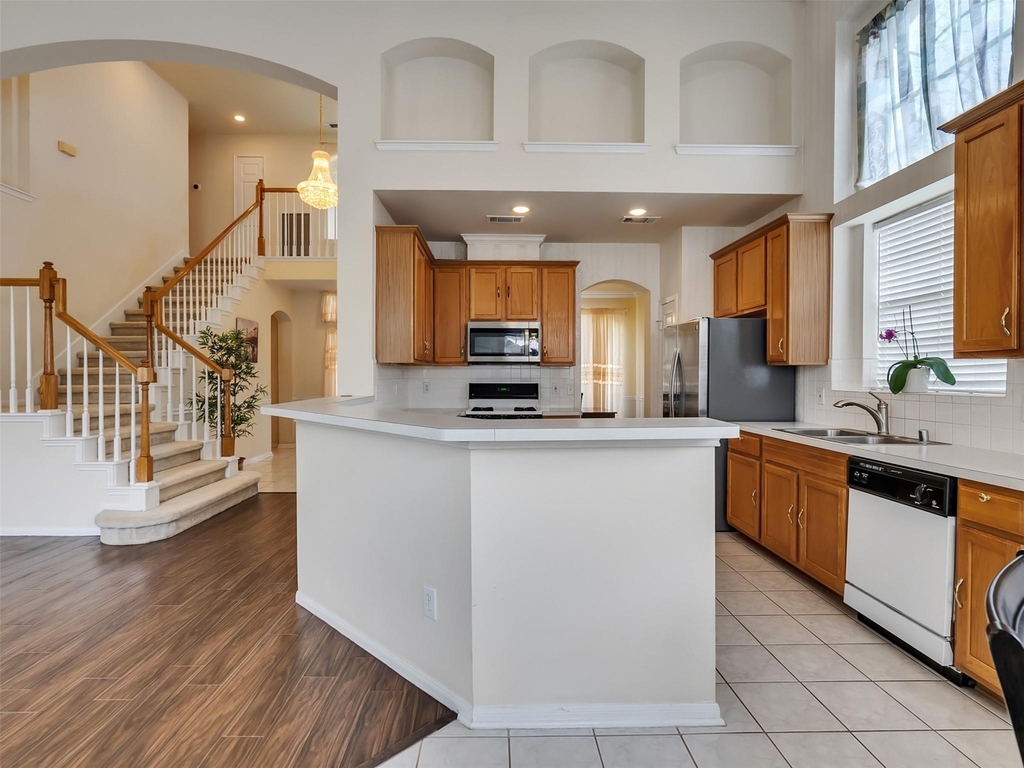 13315 Georgetown Drive - Photo 9