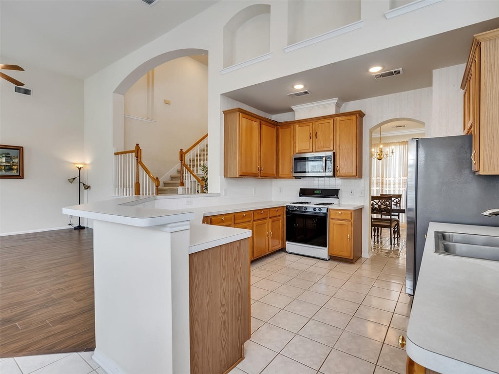 13315 Georgetown Drive - Photo 10