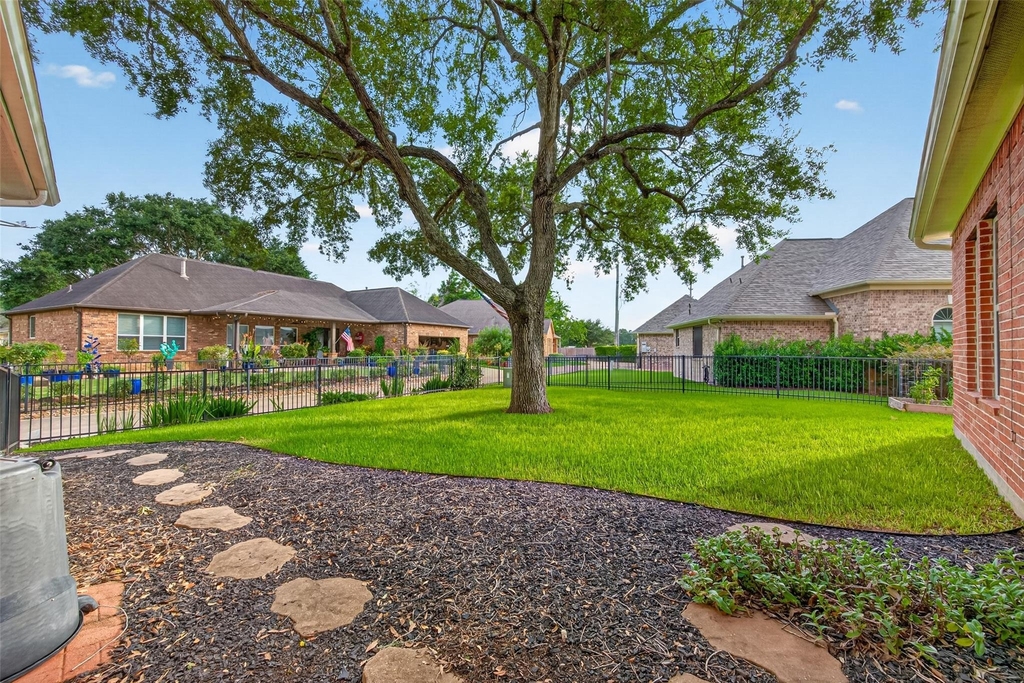 4727 Lake Village Drive - Photo 33