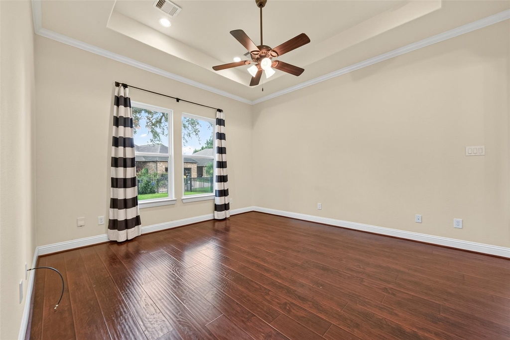 4727 Lake Village Drive - Photo 14