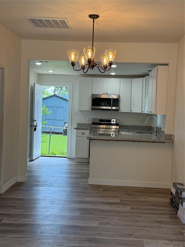324 E Wilkins Street - Photo 5