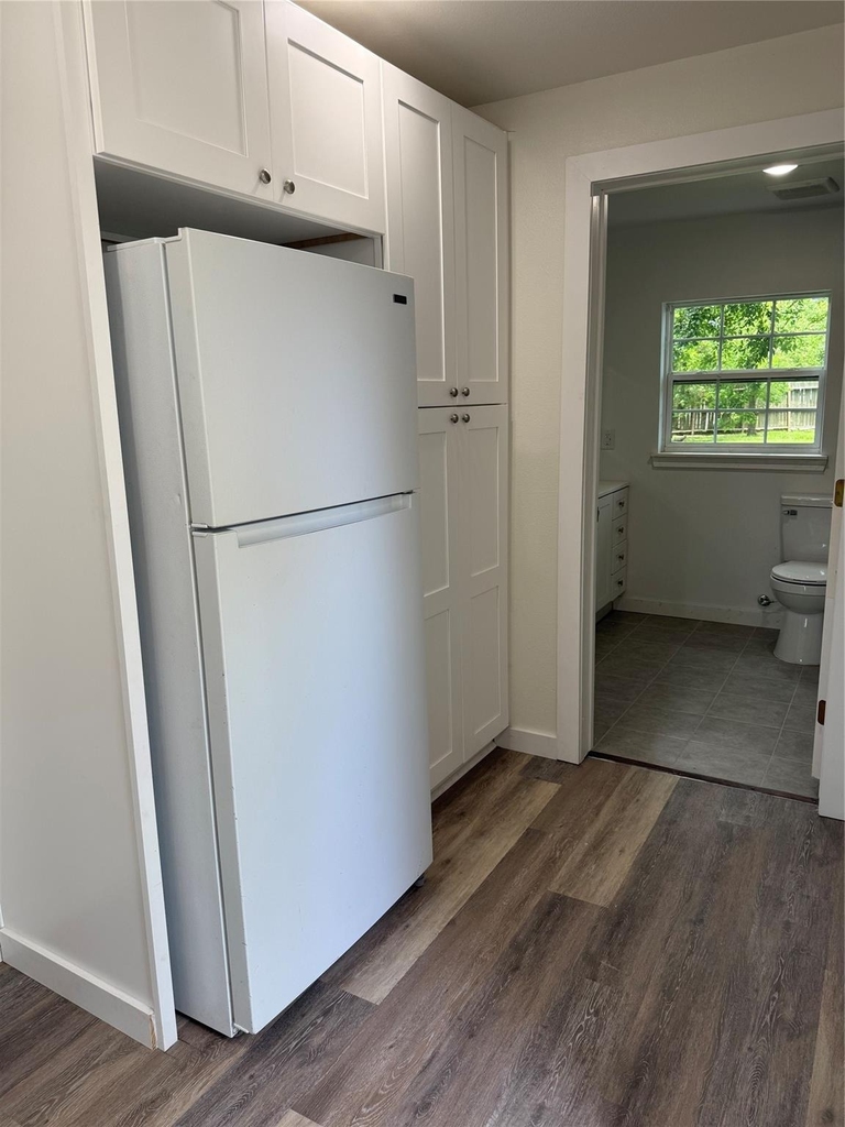 324 E Wilkins Street - Photo 4