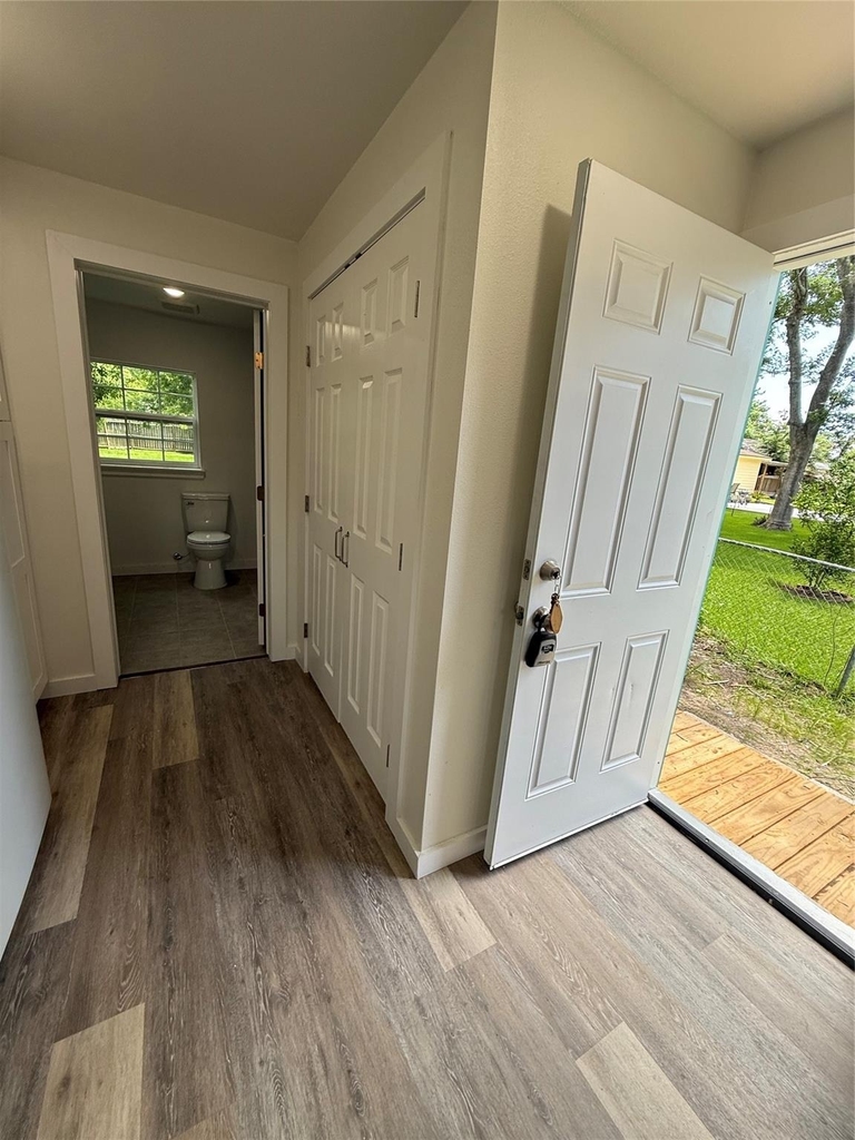324 E Wilkins Street - Photo 3