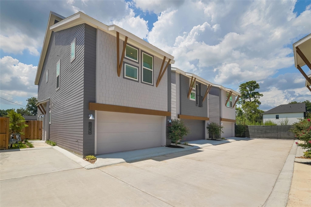 862 Paul Quinn Street - Photo 1
