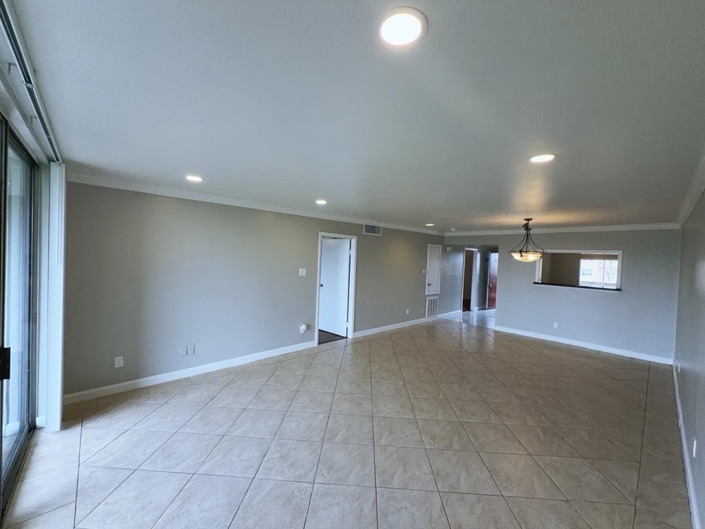 2210 Dorrington Street - Photo 2