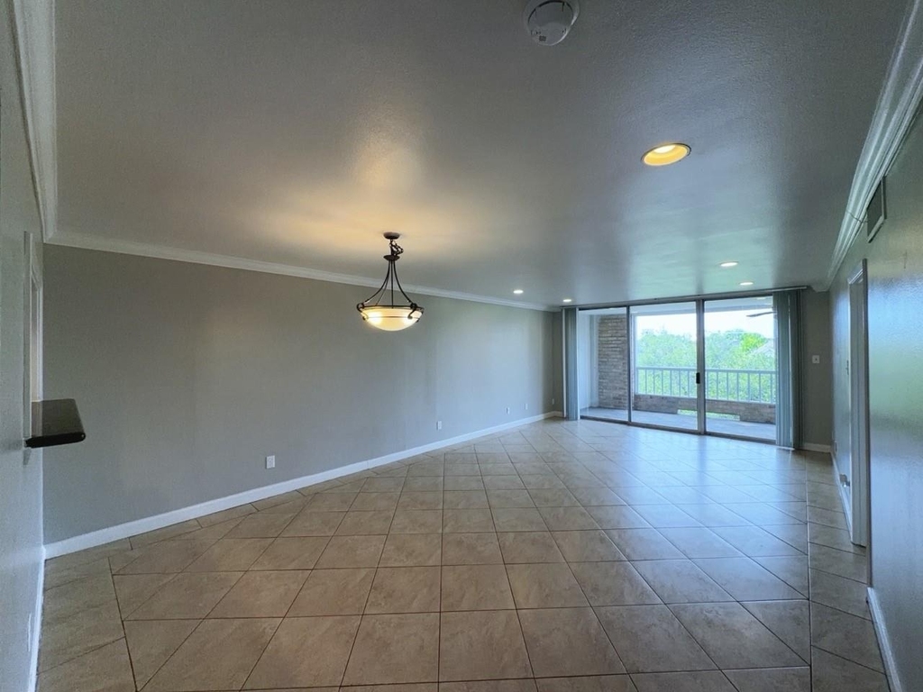 2210 Dorrington Street - Photo 3