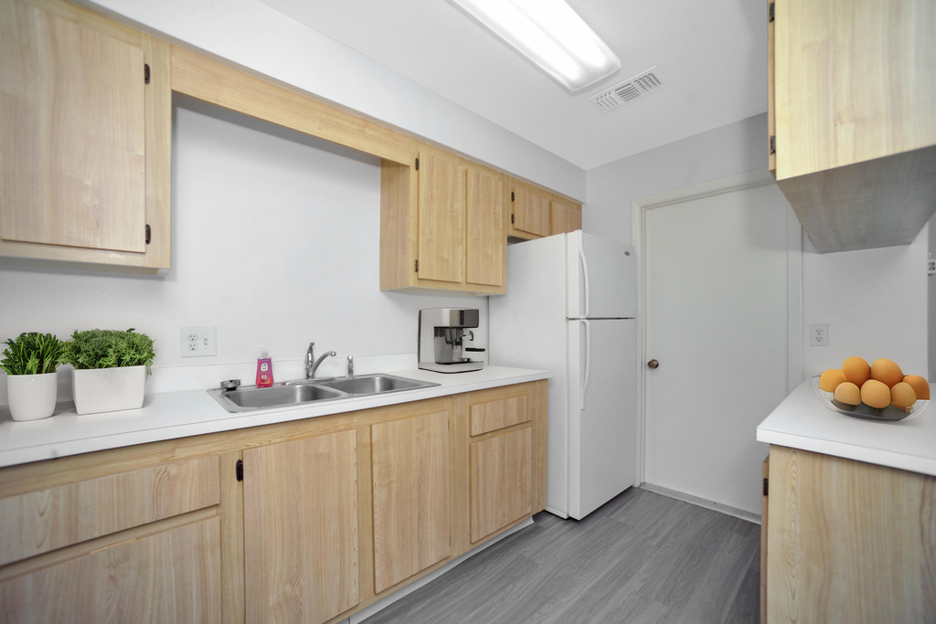 1354 Westover Street - Photo 3