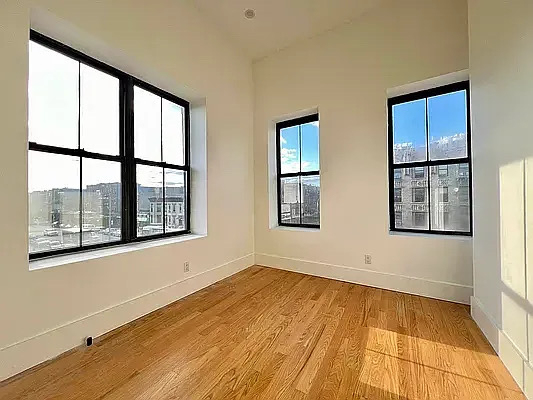 1520 St Johns Place - Photo 3