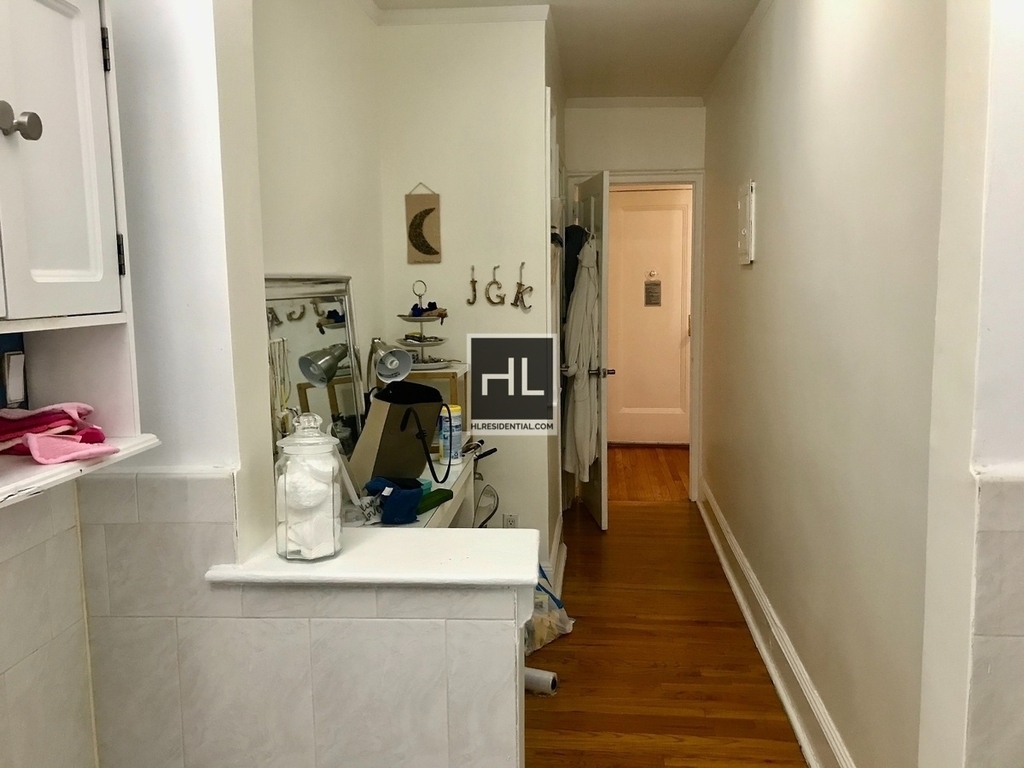 East 24 Street - Photo 2