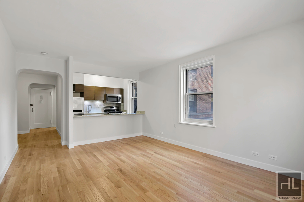 West 18th Street - Photo 0