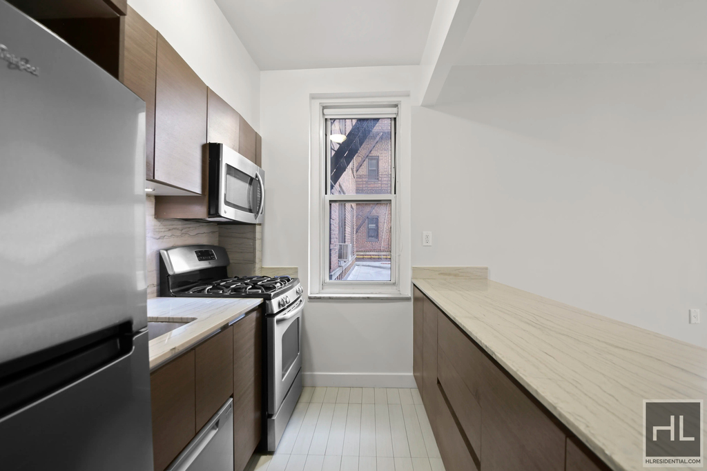 West 18th Street - Photo 1