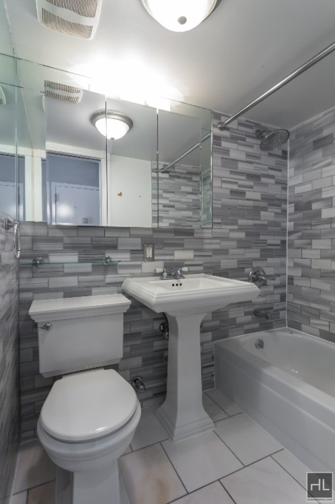 West 103 Street - Photo 2