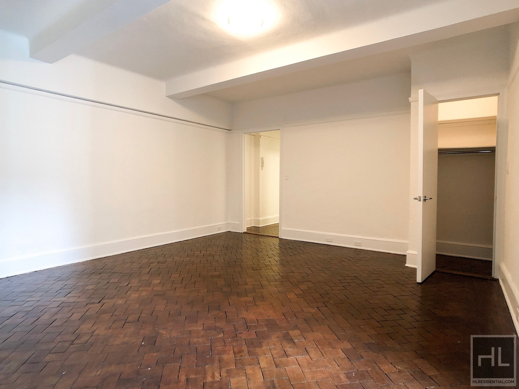 West 73rd Street - Photo 3