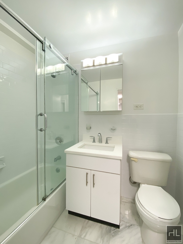East 69 Street - Photo 9