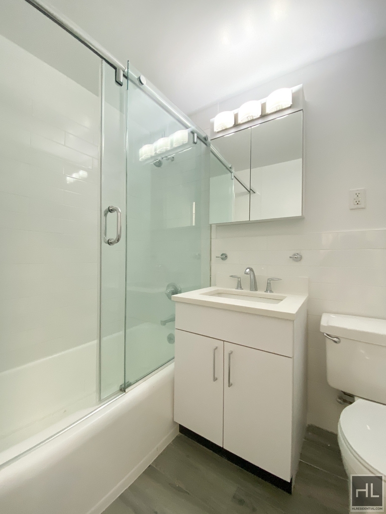 East 69 Street - Photo 10