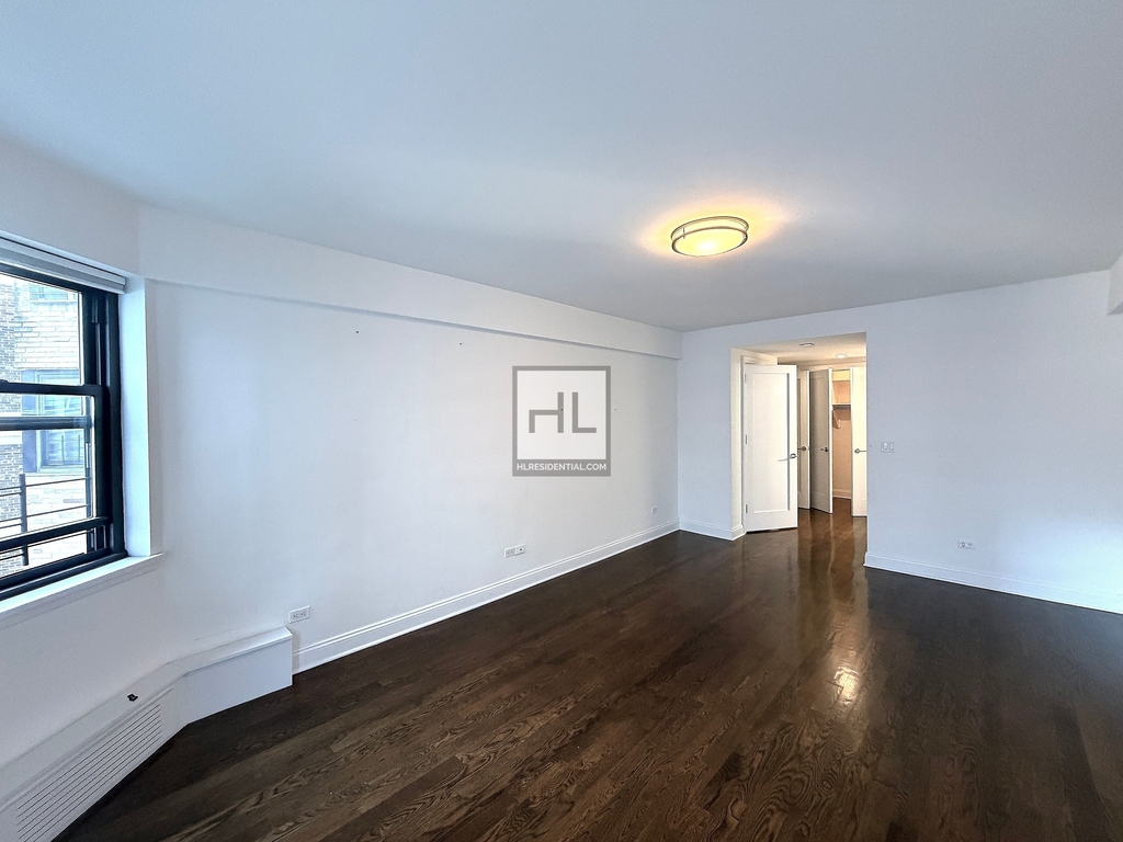 East 69th Street - Photo 2