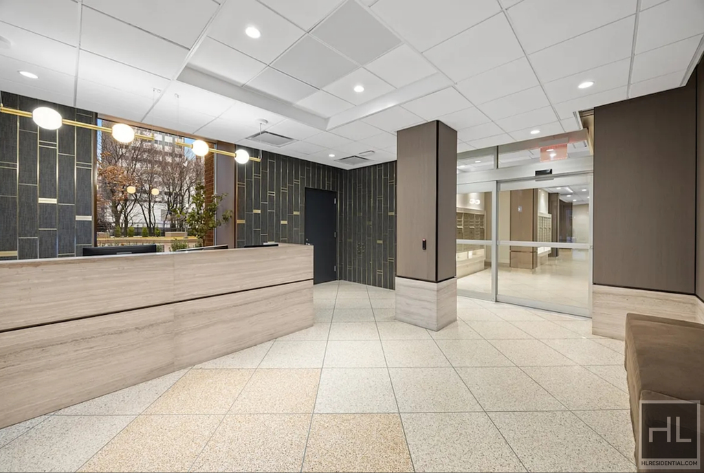 2 Avenue - Photo 12