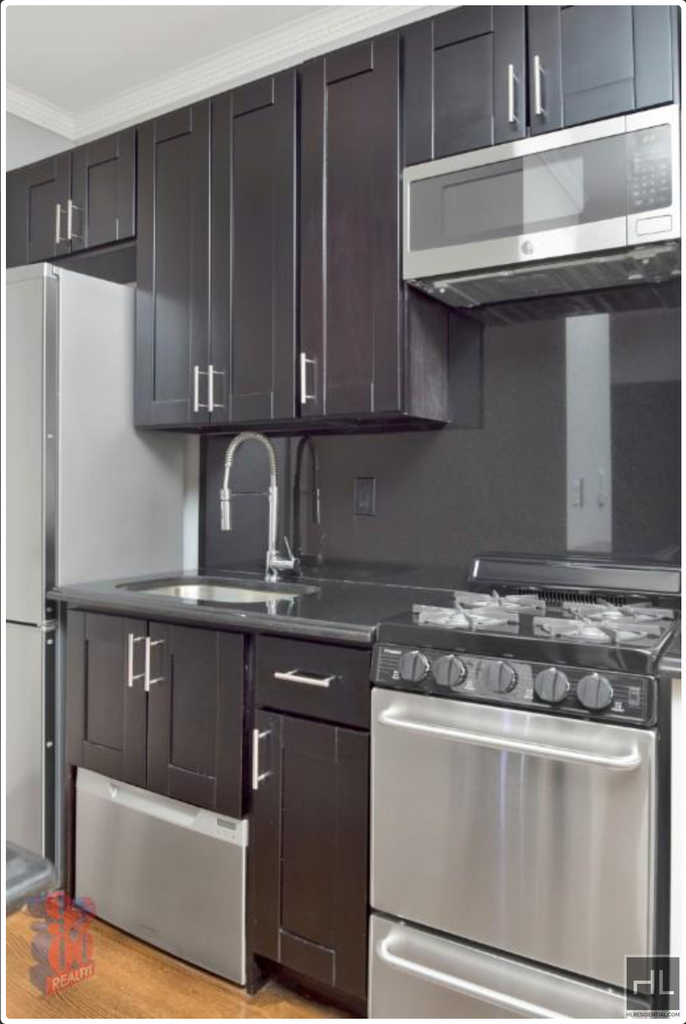 East 26 Street - Photo 6