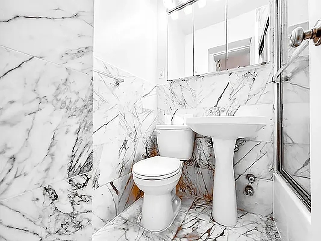 326 East 58th Street - Photo 4