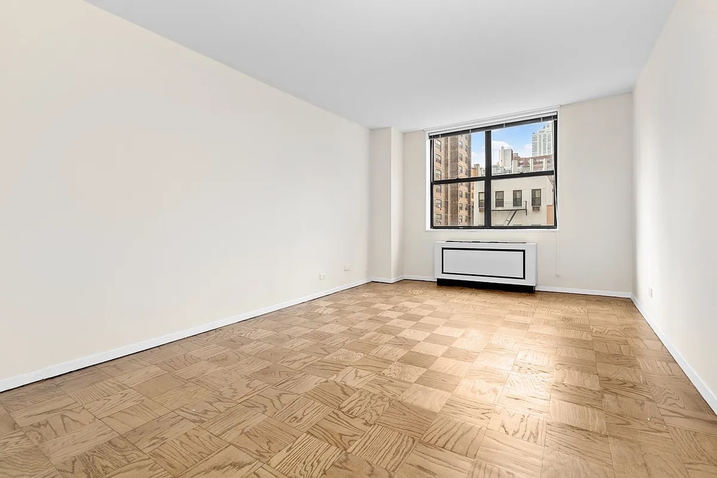 400 East 71st Street - Photo 4
