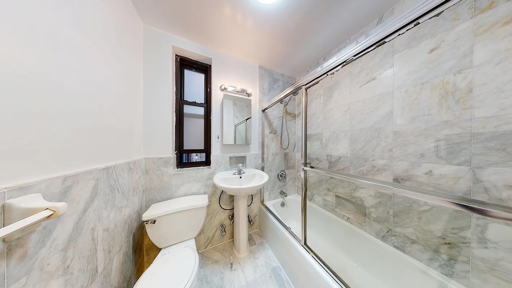440 East 78th Street - Photo 5