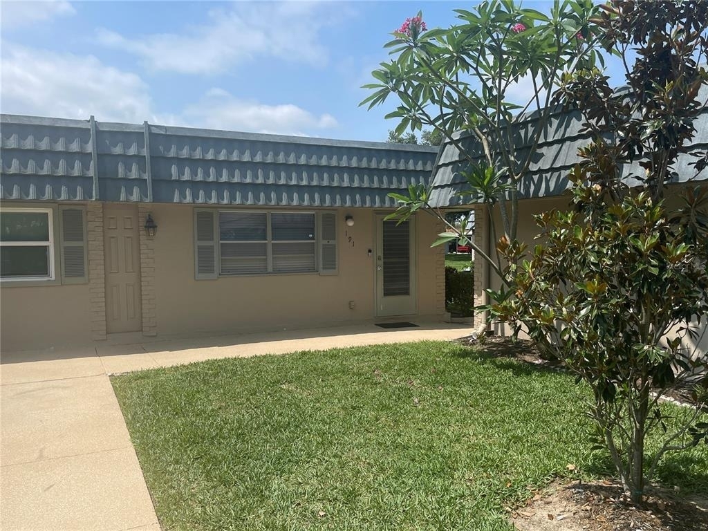 1802 Bedford Terrace - Photo 2