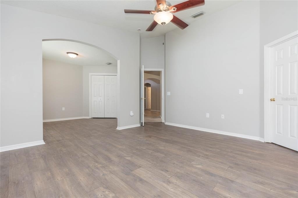4550 Roundview Court - Photo 10
